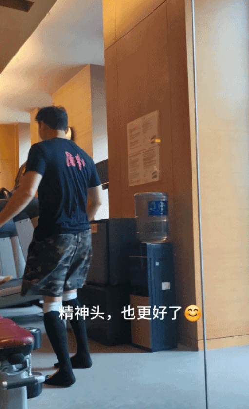 李晨搞笑挑战张元英转圈网友笑称你是来搞笑的吗