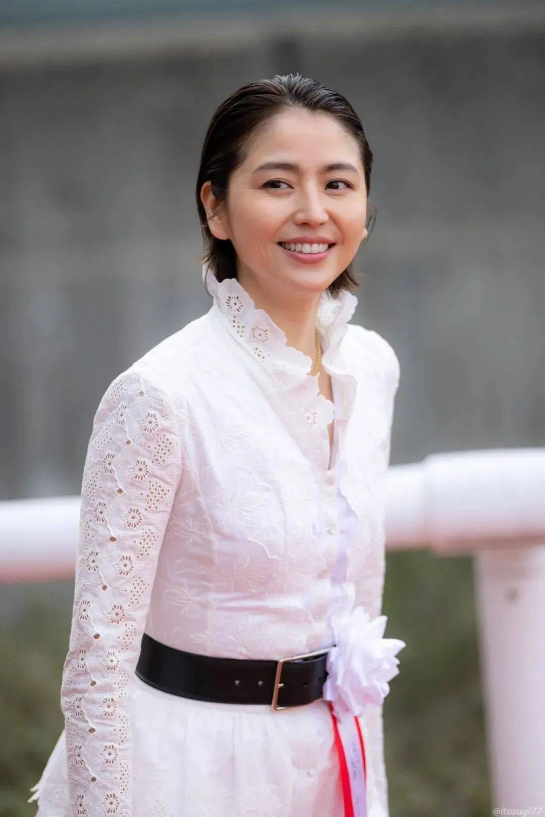 长泽雅美在近年来的影视作品中,尝试了多种不同风格和类型的角色,如在