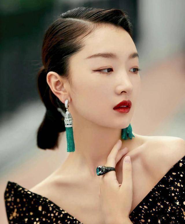 鬼马精灵——周冬雨