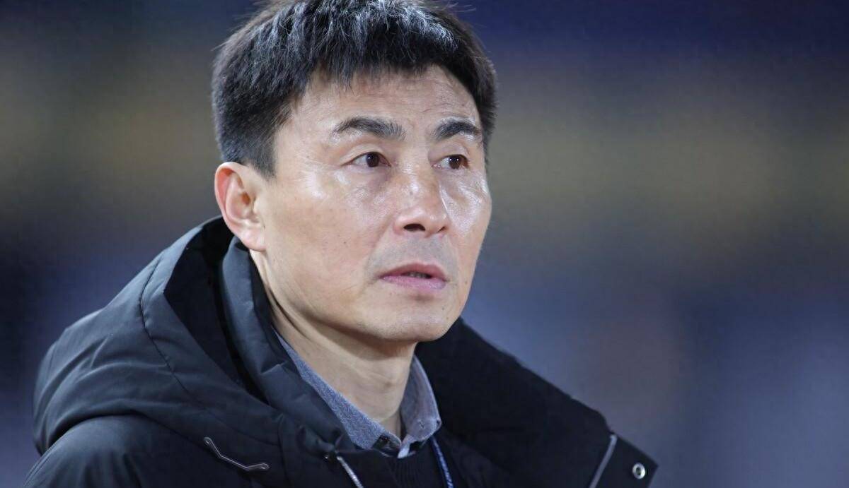 举报批评 扣工资!河南队把李玮峰置于狠手之下,战绩不佳 引援无效