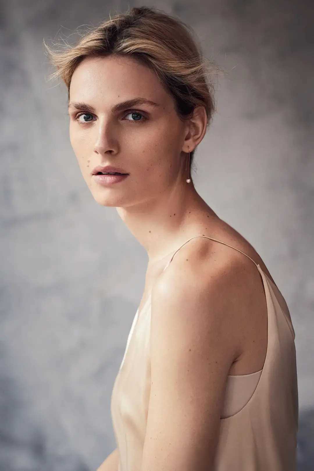 女性_pejic_andreja