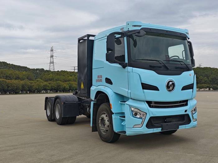 东风/陕汽换脸 deepway/中车/苇渡/速豹亮相 382批新能源牵引车太火爆