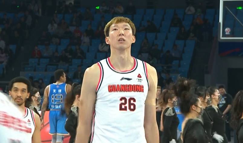 杜锋采访点名夸奖3人,广东3外援合计15分,4大国手73分_比赛_周琦_得分
