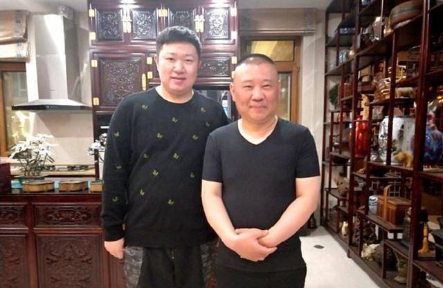 原创郭德纲收侯耀华徒弟旗下艺人周培岩为徒葫芦里到底卖的什么药相声