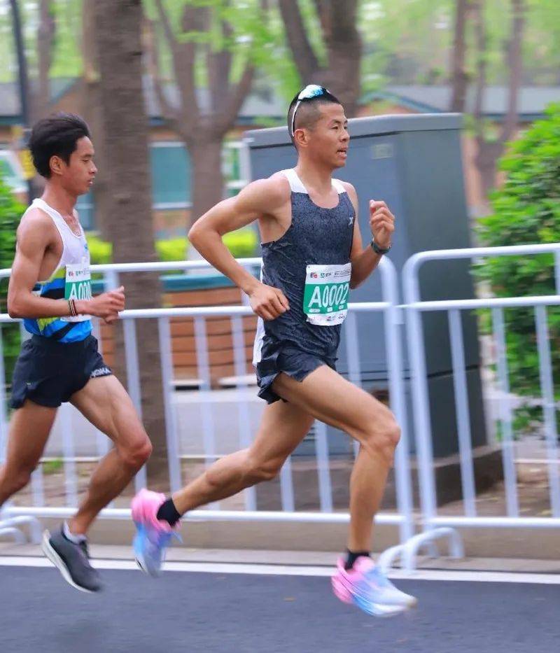 原创跑步界的热血传奇王连正如何从草根成为马拉松大正