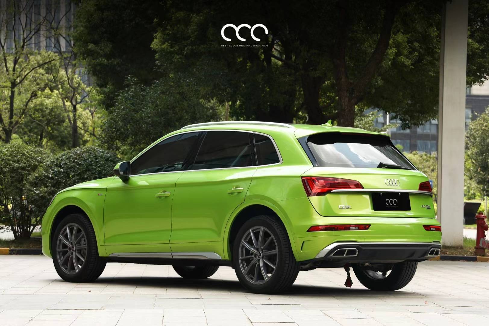 奥迪q5漫彩渐变亮面赛道绿改色膜,不挑季节的颜色