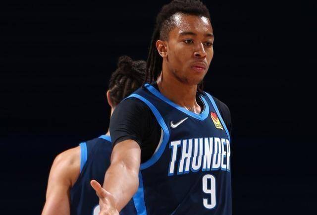 火箭旧将闪耀丰田中心,小人物4年辗转7支球队,今夜终于再次爆发_摩西