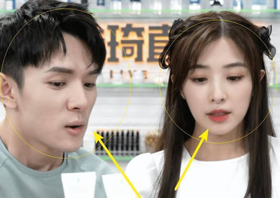 张含韵亮相李佳琦直播间,看清两人面部状态后,减肥忽然不香了