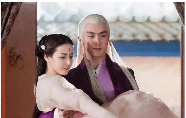 原创为啥电视剧里的公主抱那么轻松等看到全身照后我笑出了猪叫声