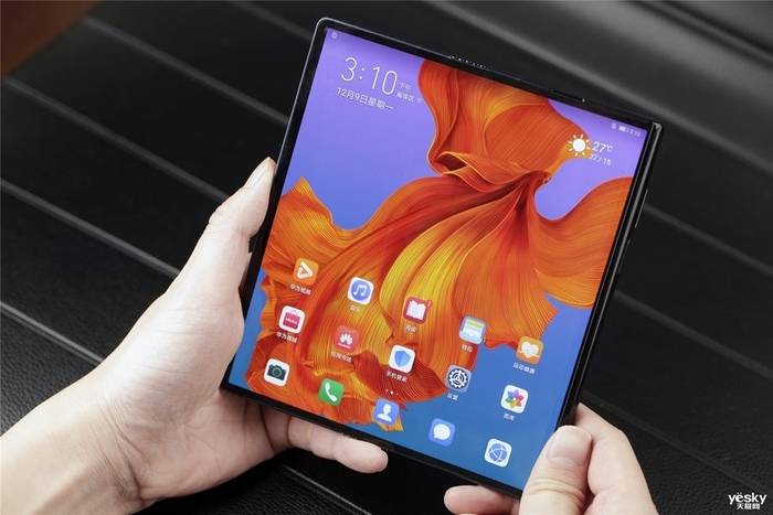 继三星之后,华为这边在2019年2月24日的mwc2019活动上带来了首款产品