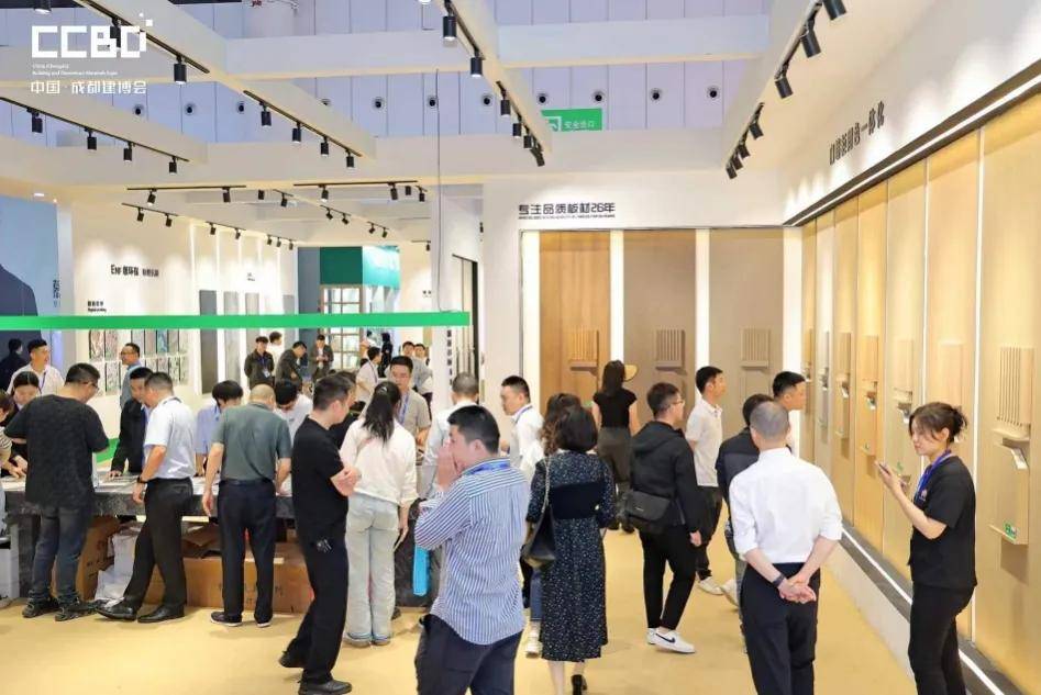 本届展会汇集凯达门业,和乐门业,欧派克,门图门窗,睿帝门窗,金迈达