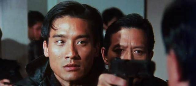 因此,成龙后来为了还人情出演了王羽投资的电影《火烧岛》王羽1964年