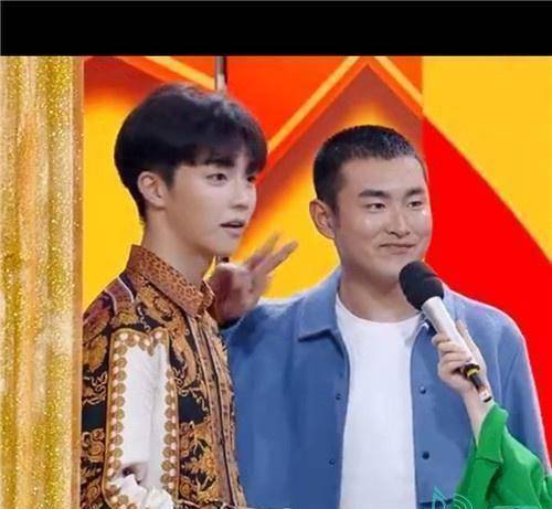 陈立农曾经是选秀节目《偶像练习生》里的人气成员,在节目中,陈立农给