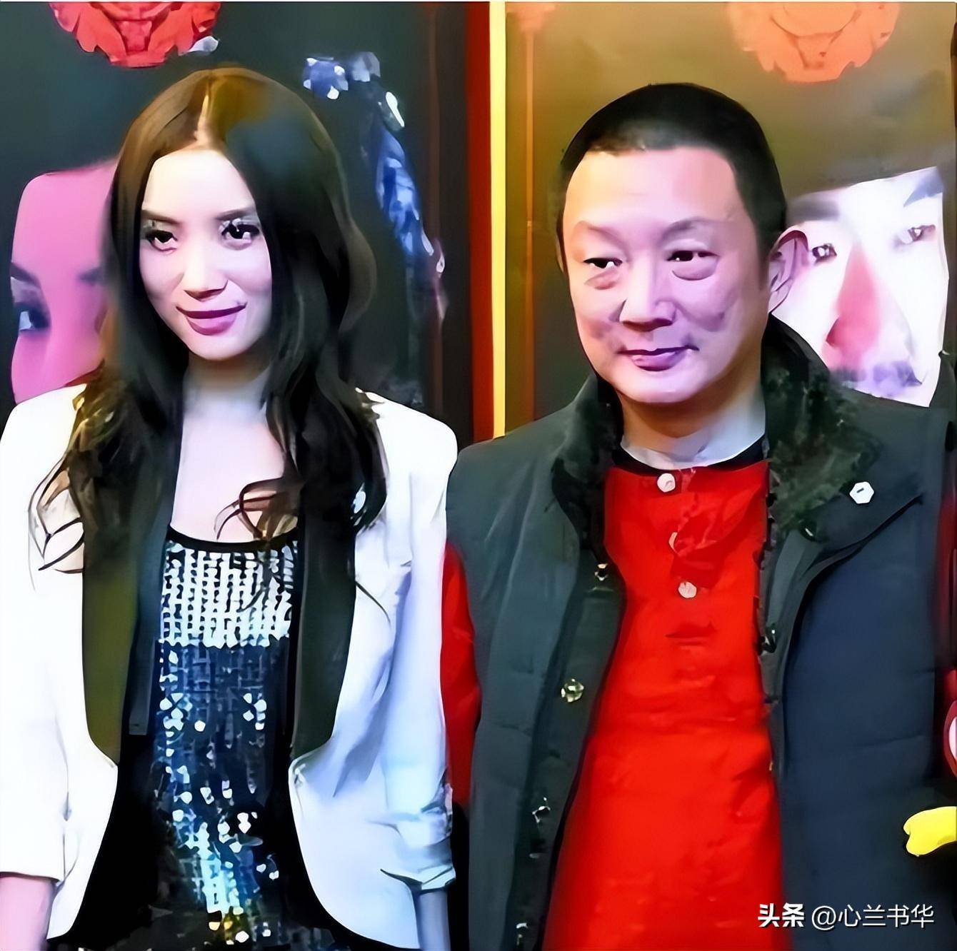 张黎在感情上是出了名的花心,一共结过五次婚,当时的女子是刘蓓,而且