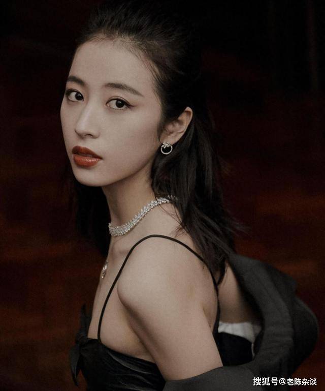29岁周雨彤,这身材谁能顶得住嘛!