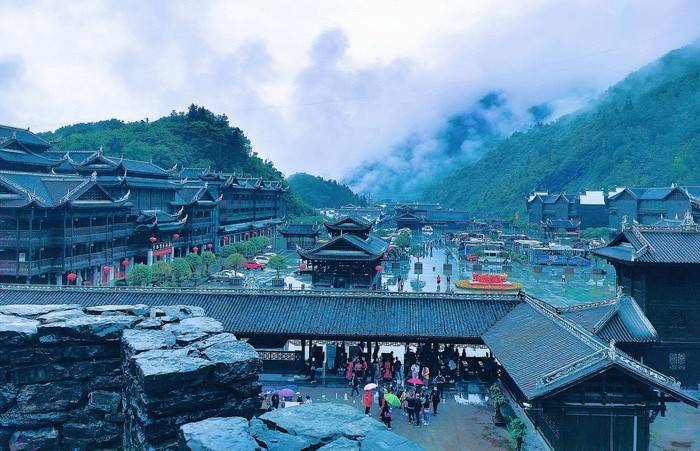 五一去重庆洪崖洞李子坝仙女山旅游五天四晚具体行程