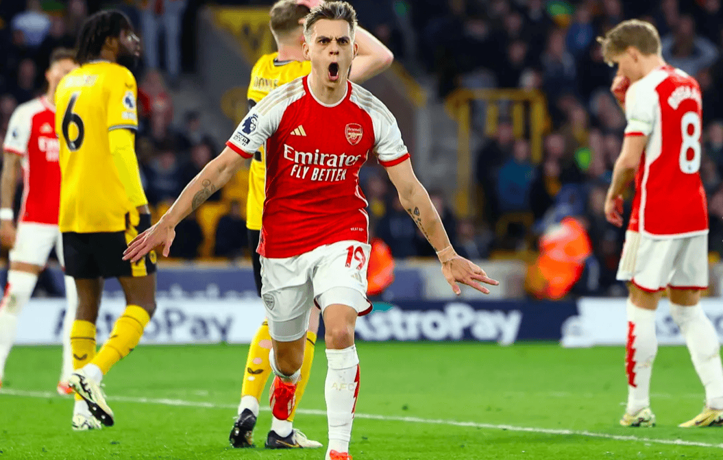 英超：阿森纳客场2-0狼队 近4场首胜 先赛一场重返榜首 特罗萨德破门