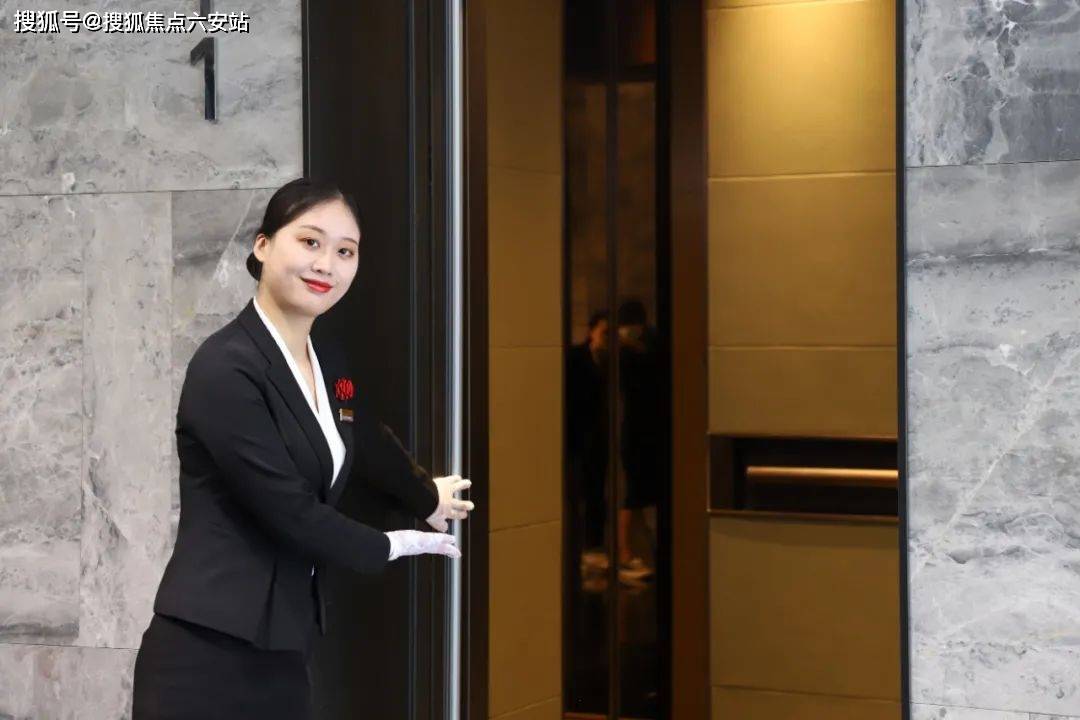 在生活服务层面,未来大家服务的d  precious 100服务平台,也将以