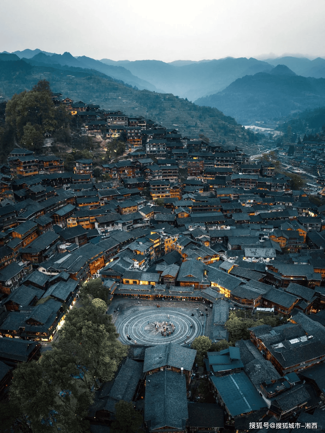 贵州黄果树旅游攻略自由行路线,出发千户苗寨三日游多少钱