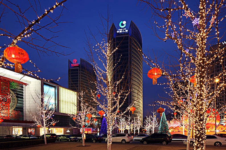 恭王府位于北京西城区前海西街,是清代规模第一大的一座王府,先后作为