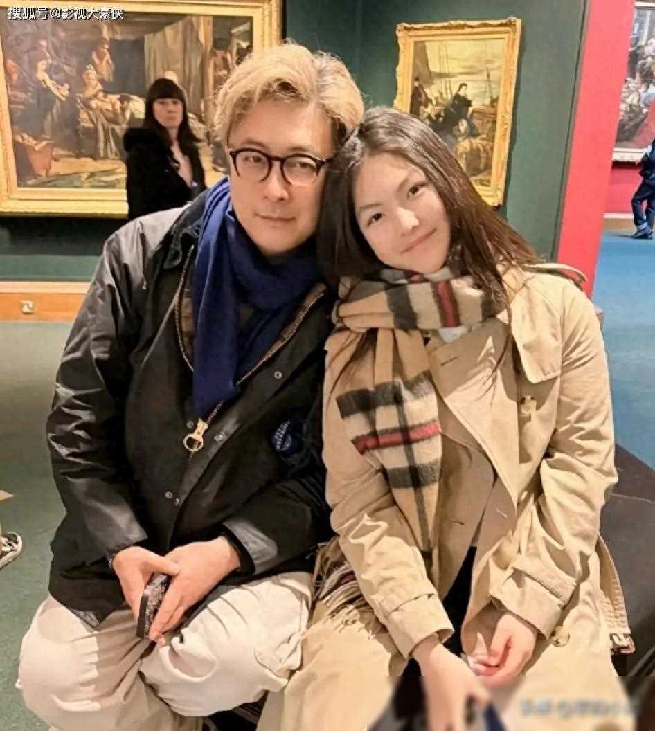 李湘与王岳伦复合传闻:男方送花拎包示好,疑经王诗龄牵线_家庭_故事_