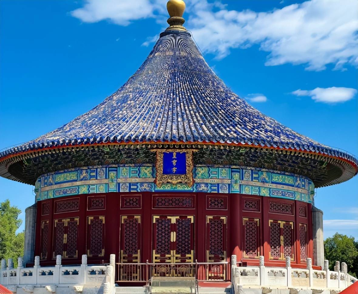 4.豌豆黄北京春夏季节一种应时佳品.原为民间小吃,后传入宫廷.