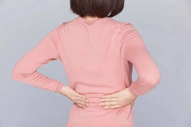 女性出现5个症状,或是更年期已来临,别再总是以为"生病"了