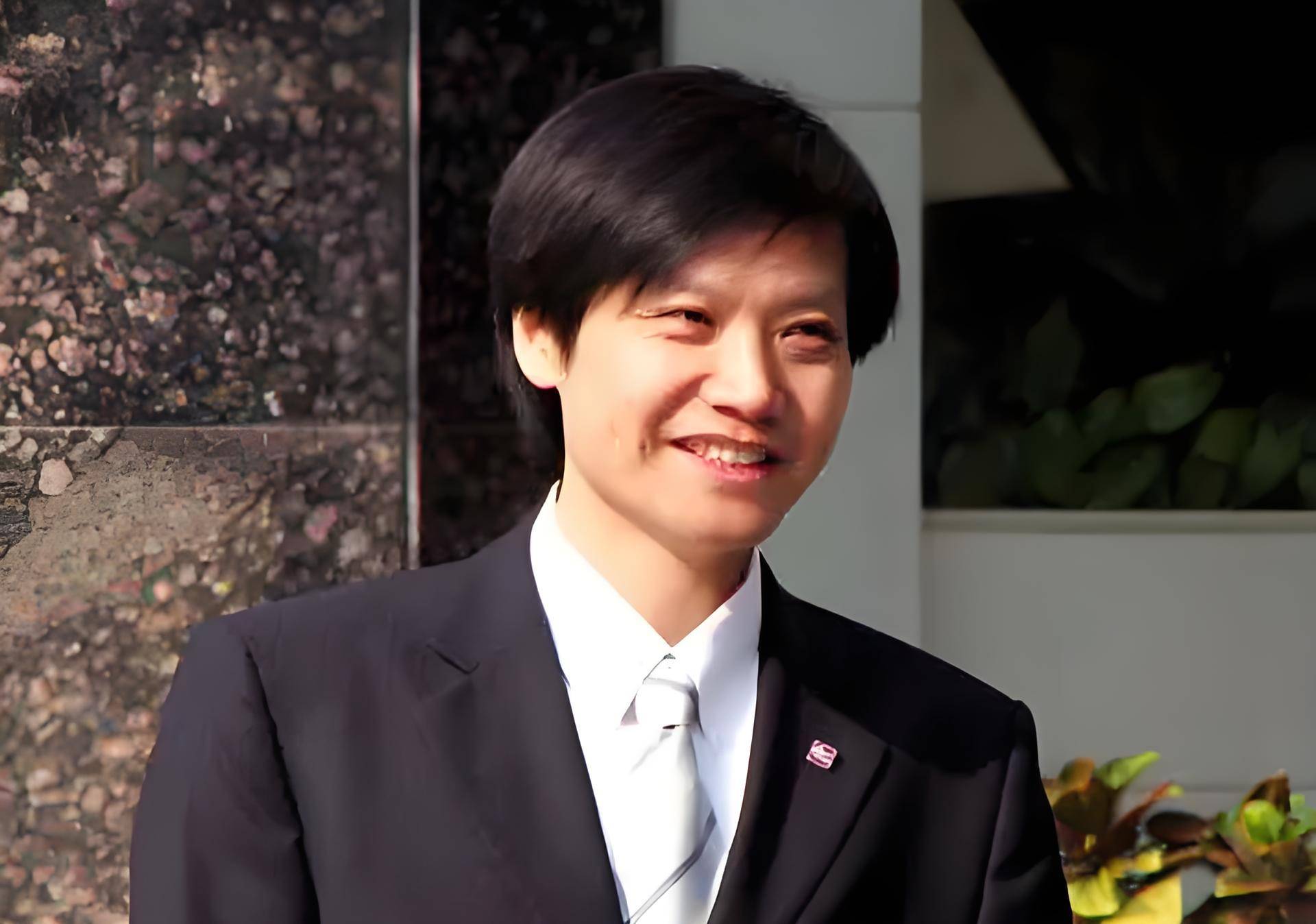 他是天下女人都想嫁的男人,亿万身家,老婆还是初恋女友