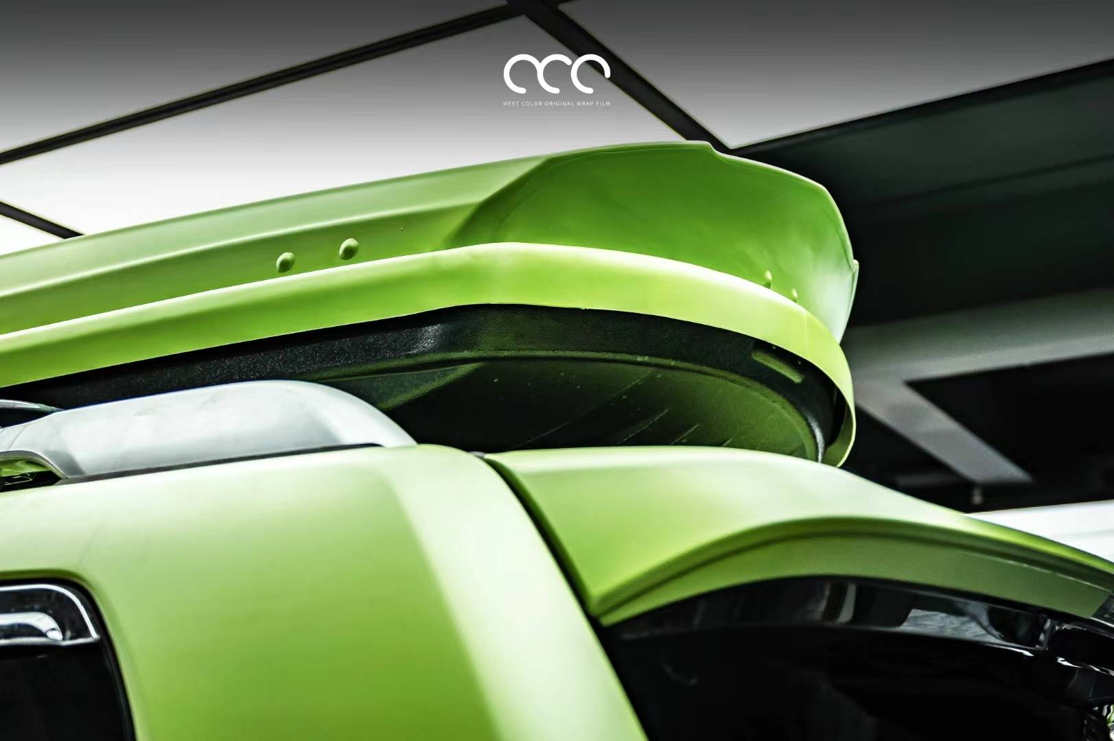 丰田普拉多漫彩亚面渐变赛道绿涂装改色膜,绿里透着金 炫目渐变