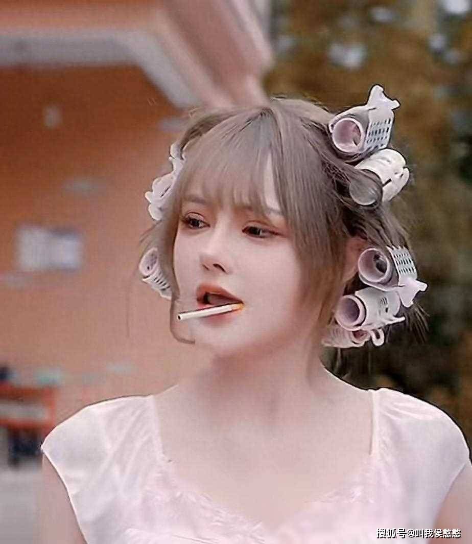 郑燕姿疑似未婚先孕引发热议,网友热议不断