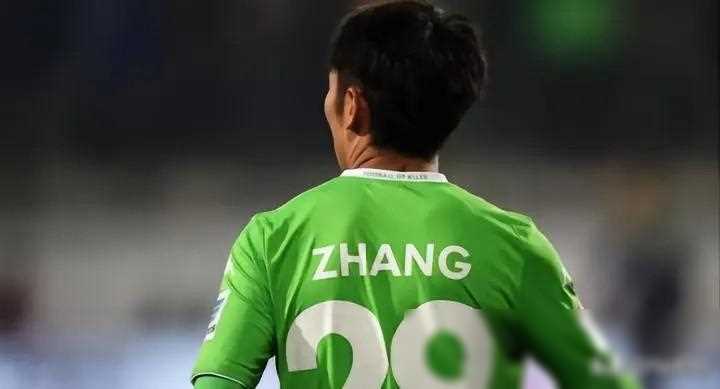 留洋德甲闹大!曾为国足最具创造力中场足球猛将_比赛_上海_张稀哲