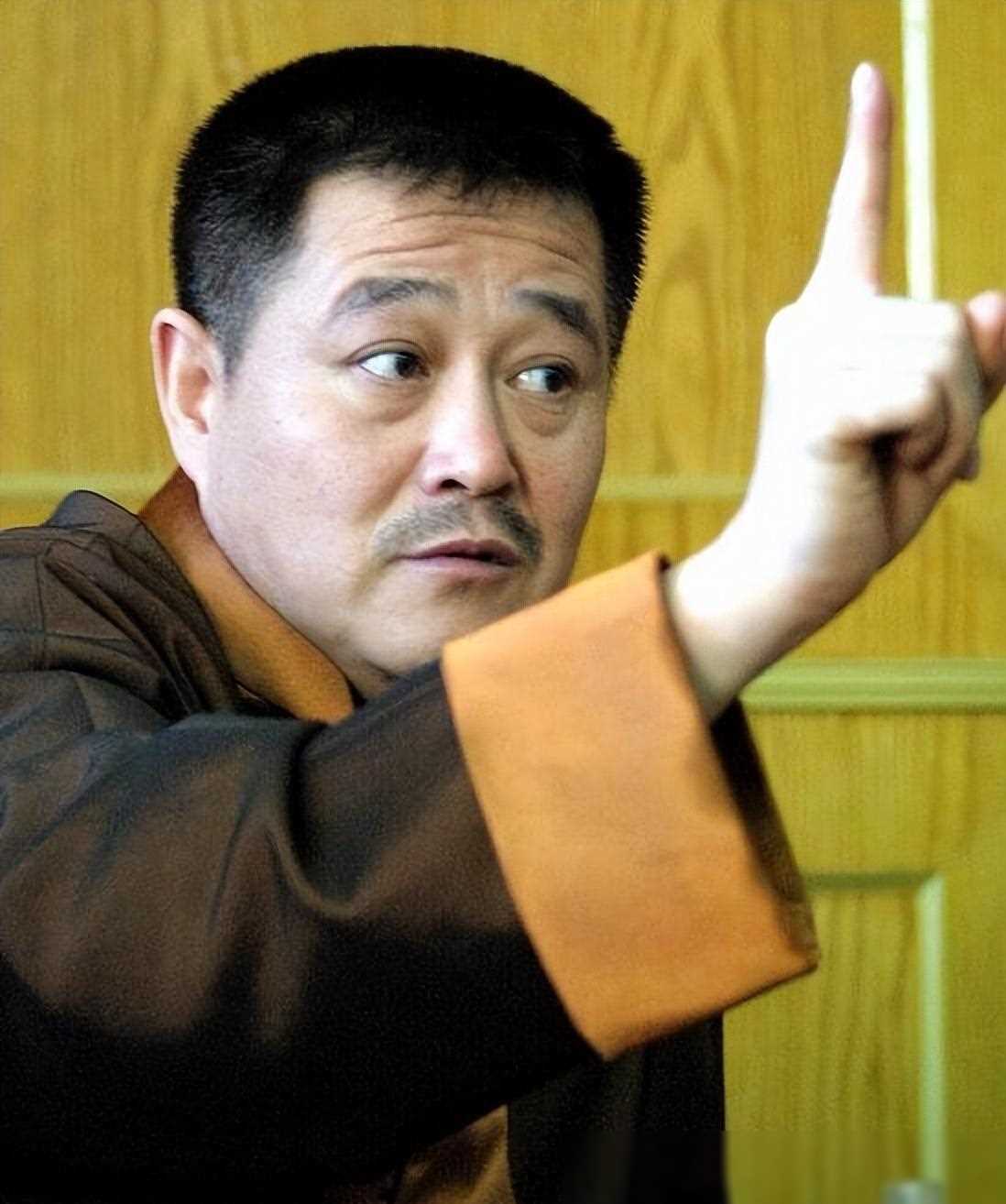 赵本山幕后大靠山曝光,娱乐圈为之震慑!