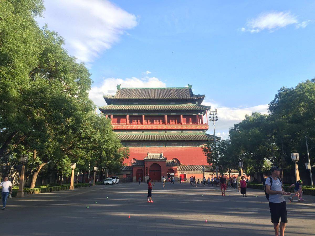 day1:自行乘坐火车或飞机前往首都北京day2:故宫一天安门广场一毛爷爷