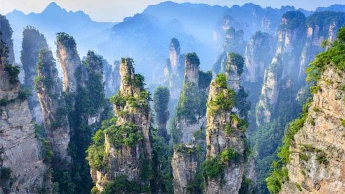 编辑张家界森林公园山顶观景最为奇特壮观景区之一,与黄石寨遥遥相对