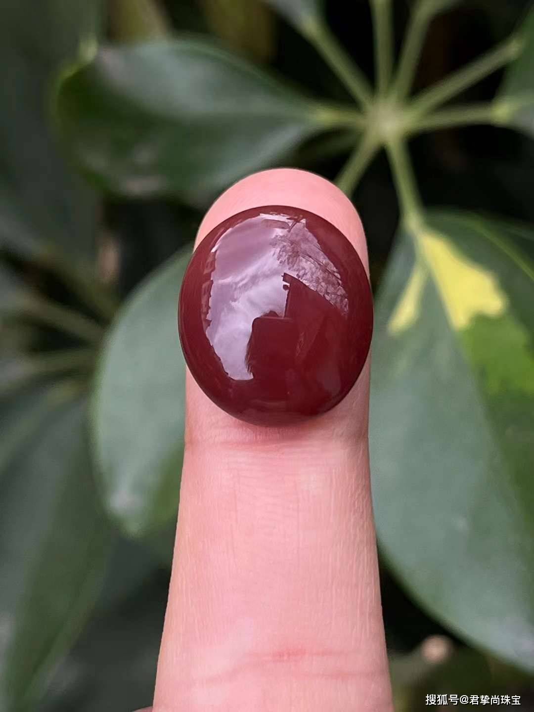 真假玛瑙灯光下图片对比:识别真假的绝佳方法!