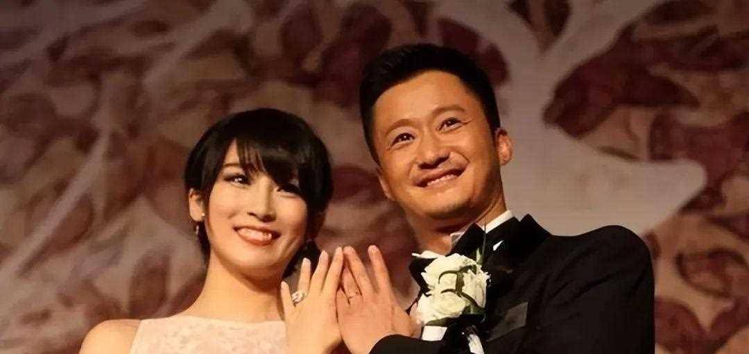 初恋放弃吴京,年未赚万,现状如何?