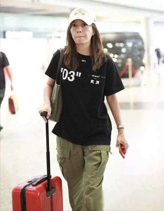 赵薇股权再遭冻结,涉及丑闻疑云重重