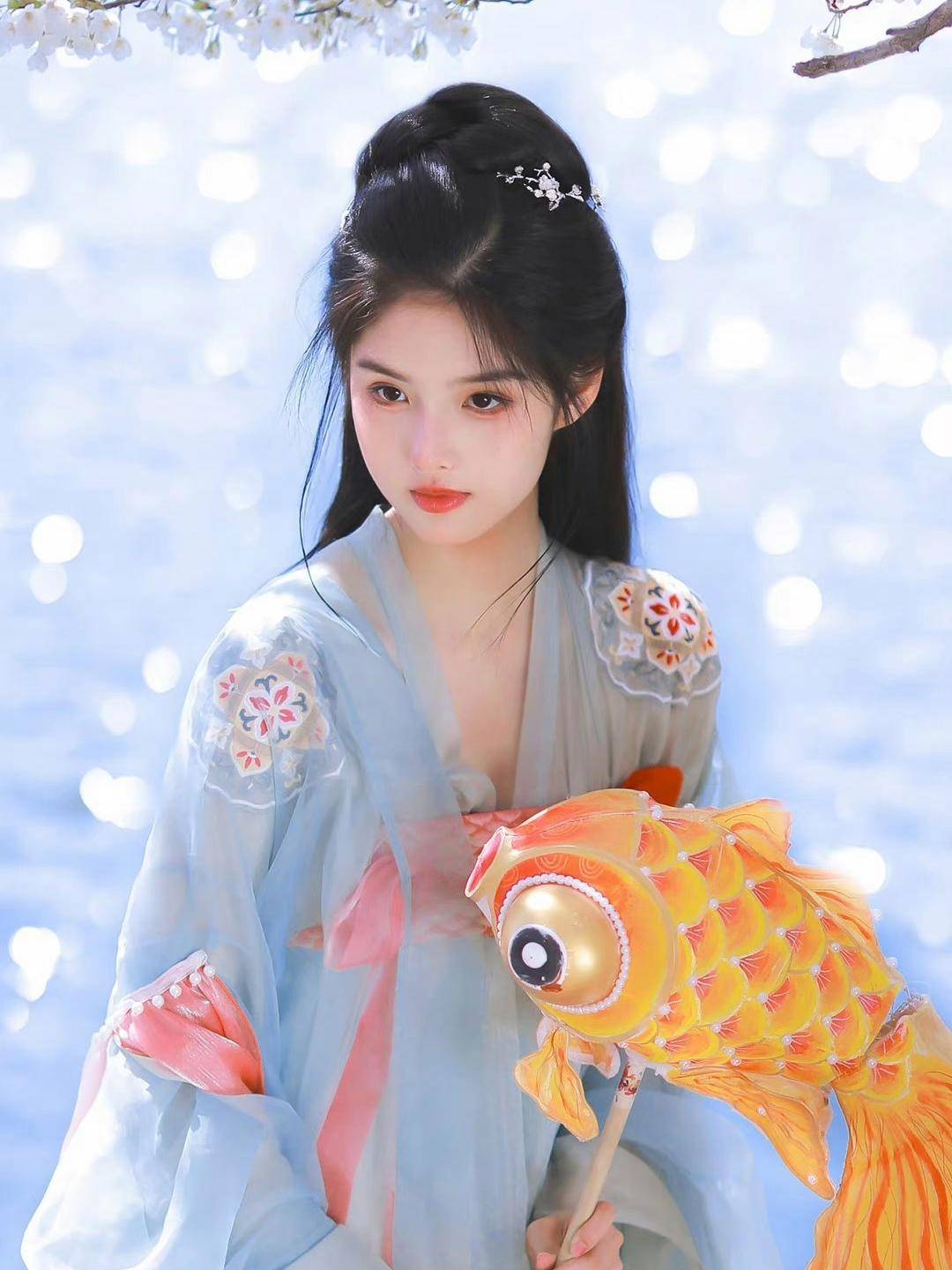 穿越古今,汉服女神惊艳户外