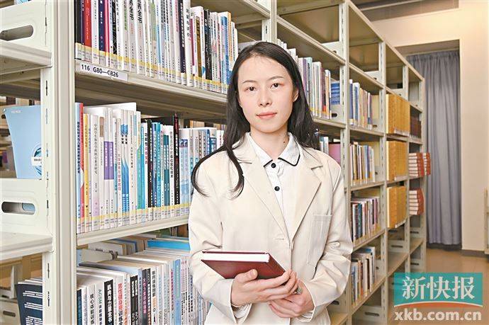 夏青说,有时自己能在书中悟到生活的答案,但有时也会感到"答案并不