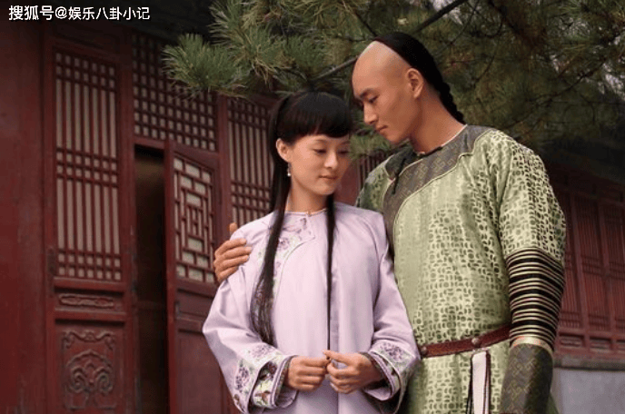 他凭《甄嬛传》火出圈,颜值高,演技好,出道17年零绯闻_李东学_剧中