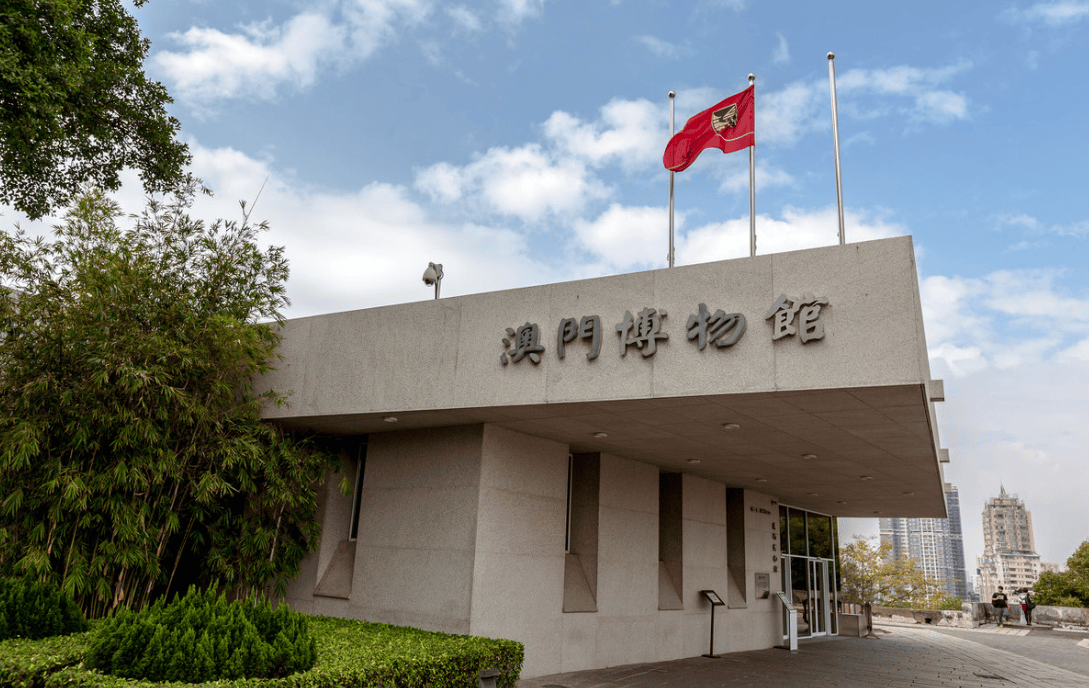 第三天:珠海罗西尼博物馆→普陀寺→日月贝→港珠澳大桥第四天:中山状