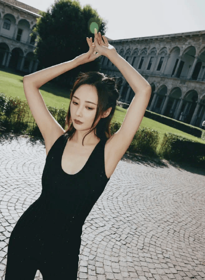 李纯惨遭剧组霸凌?