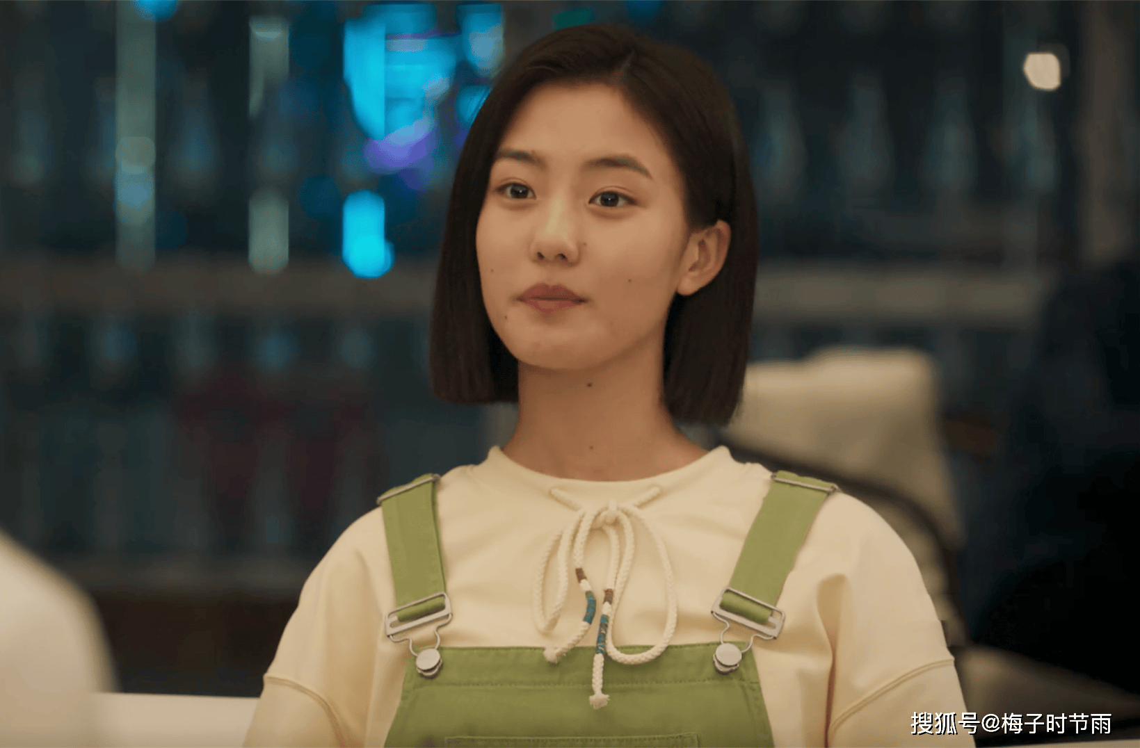 蒋芮非常的无耻,他自己欠了很多钱,借了高利贷,还要向赵辉借钱,正是