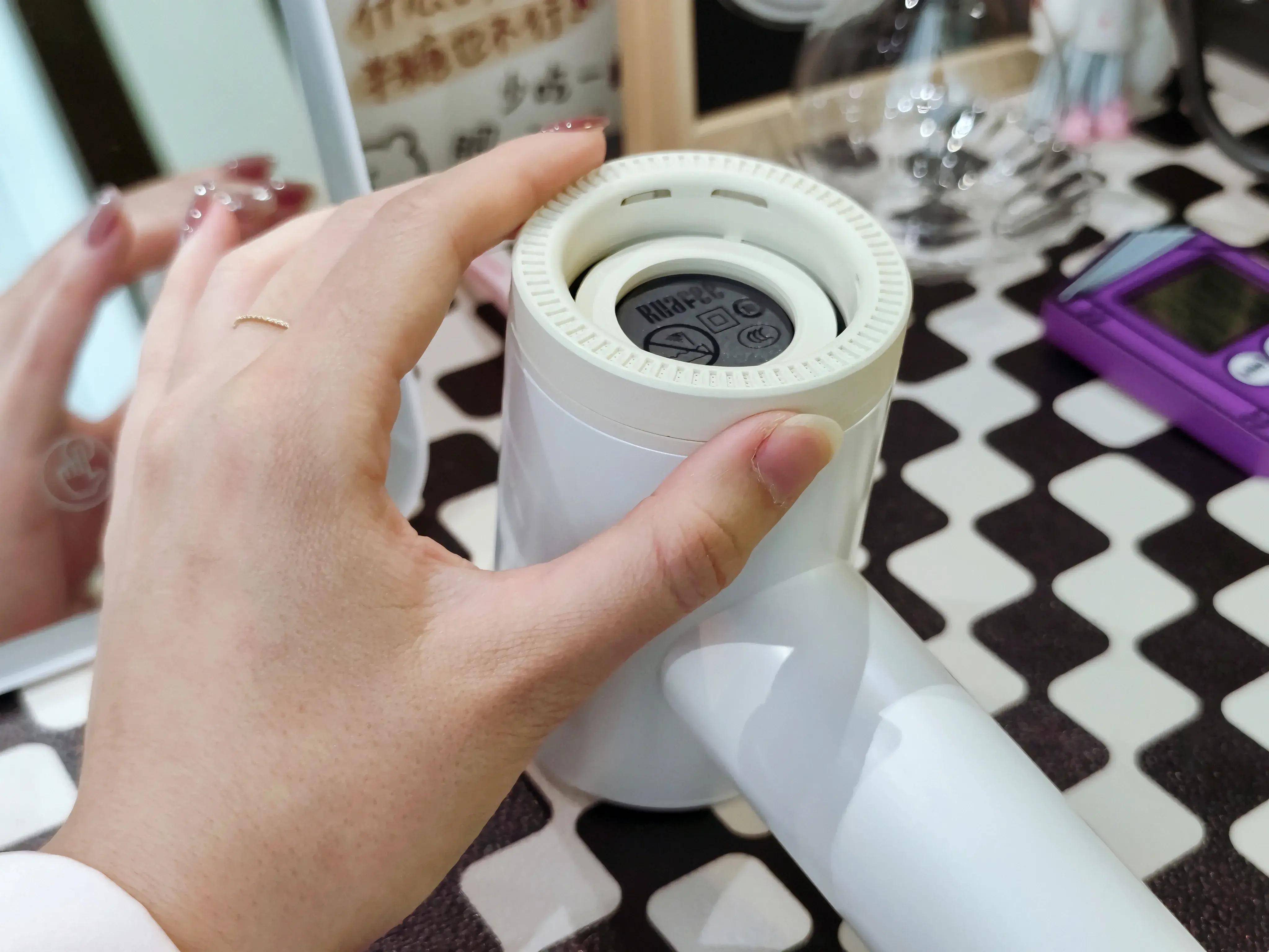 告别金毛狮王拥有漫画头？岚斐等离子吹风机吹护养三合一！