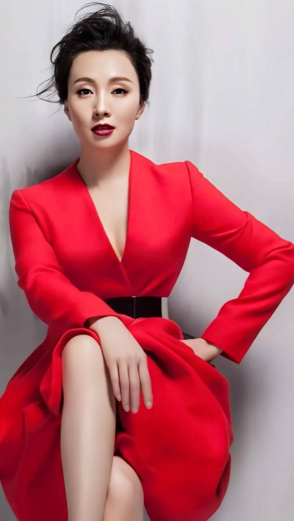 成名前他们有人是警察,有人是全国游泳冠军