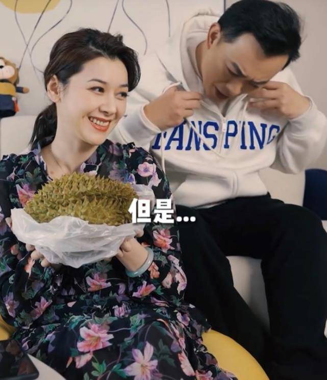 演员甄锡:曾是模特冠军,嫁给黄海冰甘当贤妻良母,越活越幸福