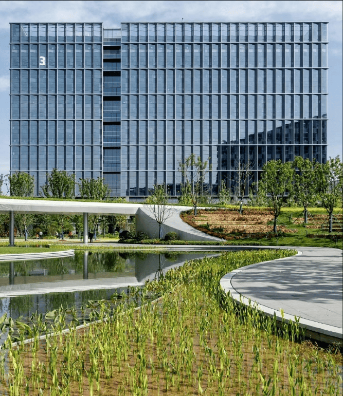 阿里全球总部开放:绿意花园成新宠,员工享"躺平"福利!