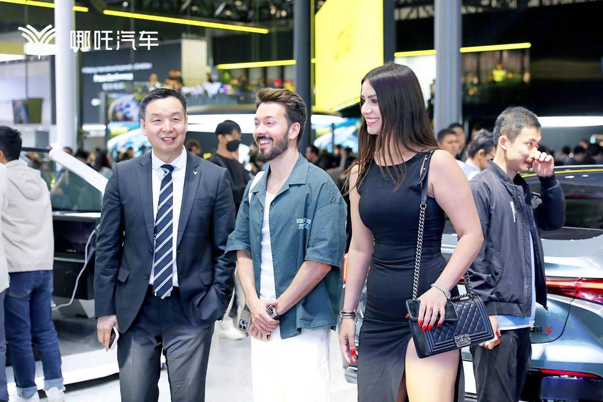与高通、车联天下首发8775舱驾平台，“科技平权”哪吒在落地！_搜狐汽车_搜狐网