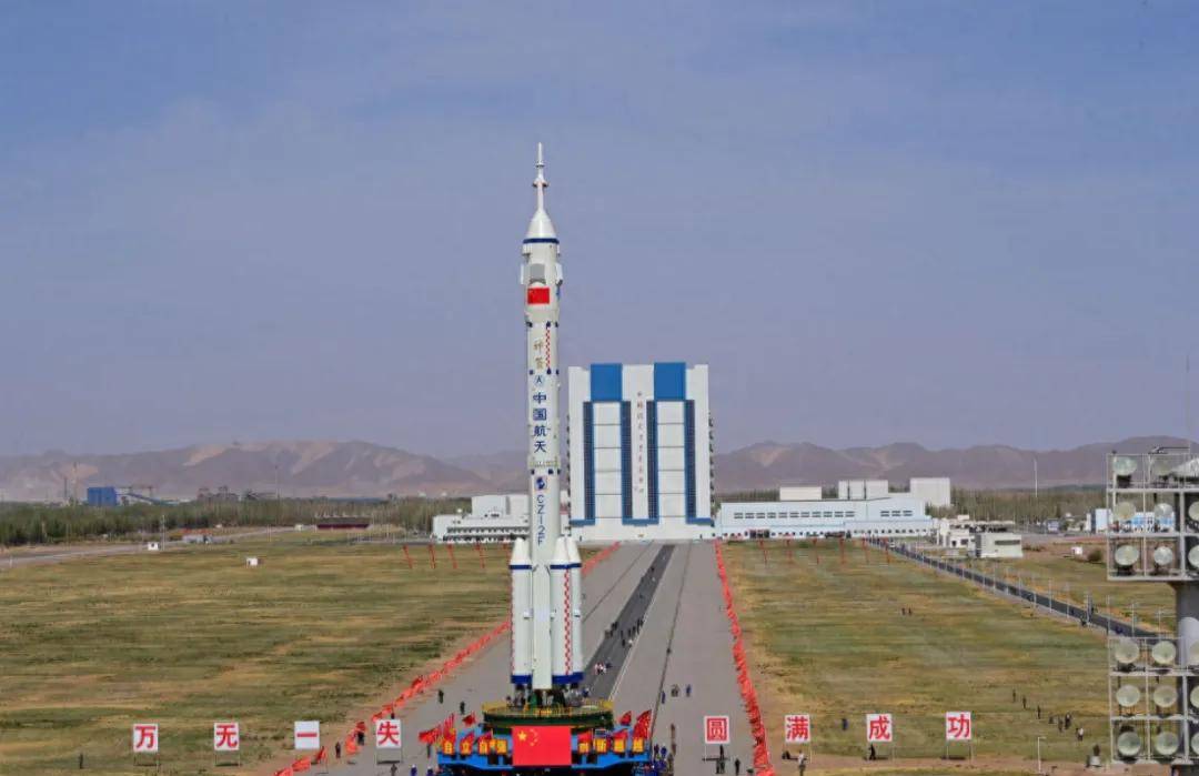 恰好,我国从神舟十六号任务之后,就一直留了3名老航天员没有入驻止