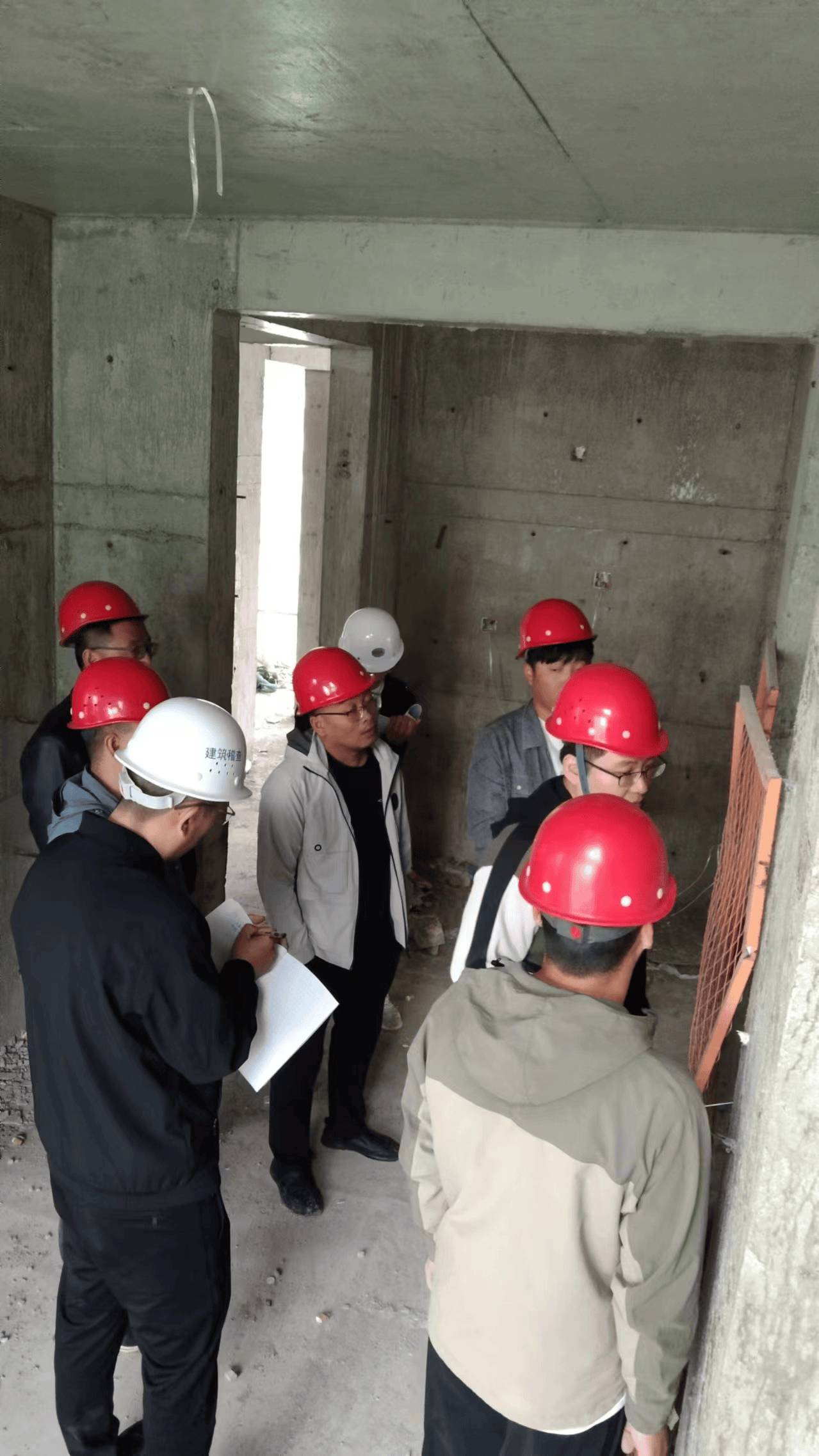 保定市安全协会专家到曲阳县住建局指导培训安全生产工作_施工_工地